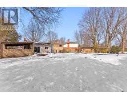 696 ALGOMA PLACE - 35