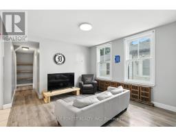 358 SIMCOE STREET - 8