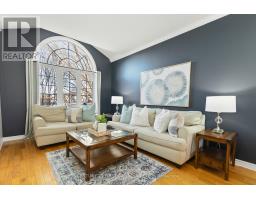 1 WATSON CRESCENT - 4