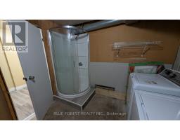 20 - 253 TAYLOR STREET - 19