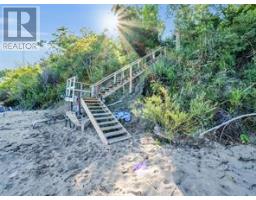 3692 BEVERLY GLEN - 38