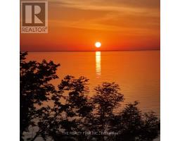 3692 BEVERLY GLEN - 41