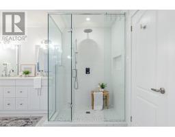 333 SUNNYSIDE CRESCENT - 32