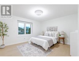 333 SUNNYSIDE CRESCENT - 33