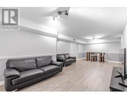 333 SUNNYSIDE CRESCENT - 40