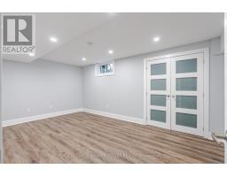 333 SUNNYSIDE CRESCENT - 44