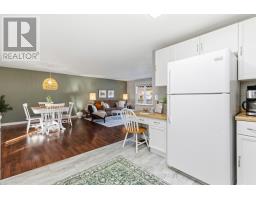 313 PINETREE LANE - 21