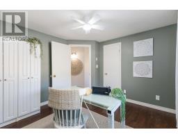 313 PINETREE LANE - 28