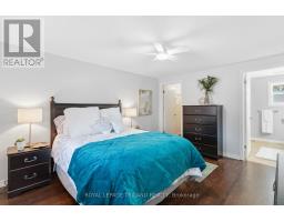 313 PINETREE LANE - 32