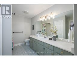 28 - 40 QUINELLA DRIVE - 18