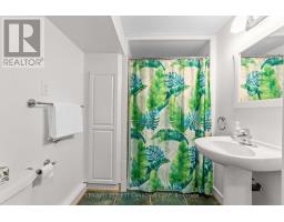 381 HYDE PARK ROAD - 21