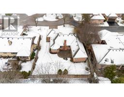 31 GREEN HEDGE LANE - 46