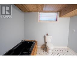 35 JUNIPER CRESCENT - 18