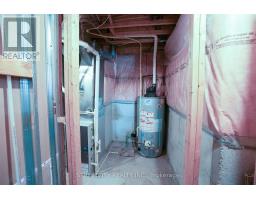 35 JUNIPER CRESCENT - 19