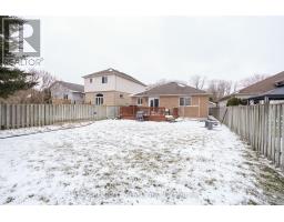 35 JUNIPER CRESCENT - 24