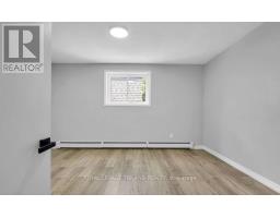 18.5 ADELAIDE STREET S - 11