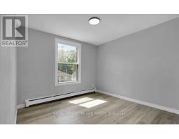 18.5 ADELAIDE STREET S - 13