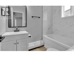 18.5 ADELAIDE STREET S - 15