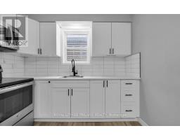 18.5 ADELAIDE STREET S - 7