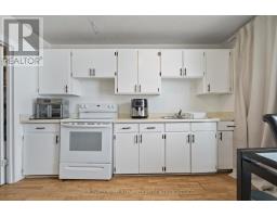 18 - 18 ST CHARLES PLACE - 10