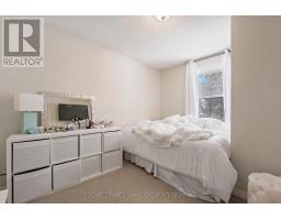 18 - 18 ST CHARLES PLACE - 16