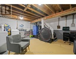 18 - 18 ST CHARLES PLACE - 19