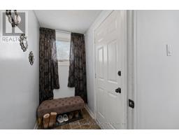 18 - 18 ST CHARLES PLACE - 3