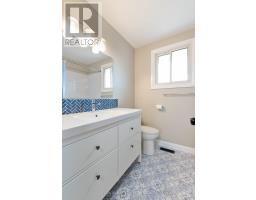 427 FOREST AVENUE - 24