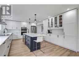 123 HILLSMOUNT CRESCENT - 12