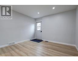 123 HILLSMOUNT CRESCENT - 35