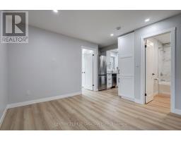 123 HILLSMOUNT CRESCENT - 36