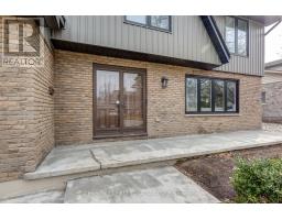 123 HILLSMOUNT CRESCENT - 4