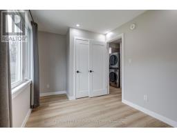 123 HILLSMOUNT CRESCENT - 43