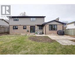 123 HILLSMOUNT CRESCENT - 48