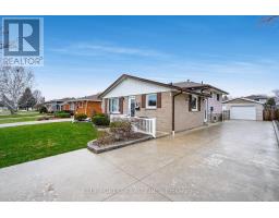 63 PEIRONE CRESCENT - 1