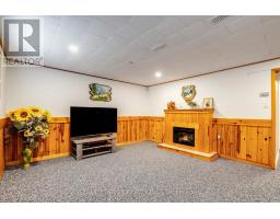 63 PEIRONE CRESCENT - 22