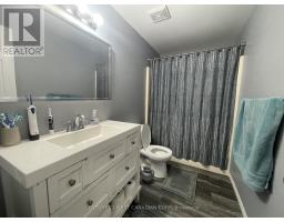 23 - 70 CHAPMAN COURT - 5