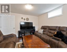 64 MELANIE DRIVE - 23