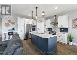 160 ELIZABETH STREET - 19