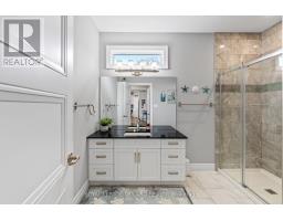 160 ELIZABETH STREET - 25