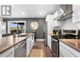 5 - 727 APRICOT DRIVE - 20