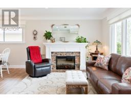 454 JELLICOE CRESCENT - 4