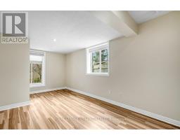 215 ROSSMORE COURT - 40