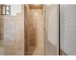 1101 - 19 KING STREET - 23