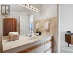 1101 - 19 KING STREET - 24