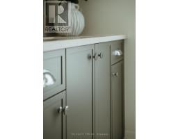 52 ROYAL CRESCENT - 40