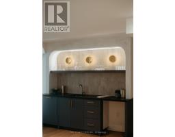 52 ROYAL CRESCENT - 43