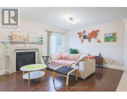 1908 CORONATION DRIVE - 16