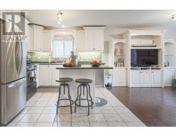 1908 CORONATION DRIVE - 18