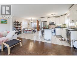 1908 CORONATION DRIVE - 20